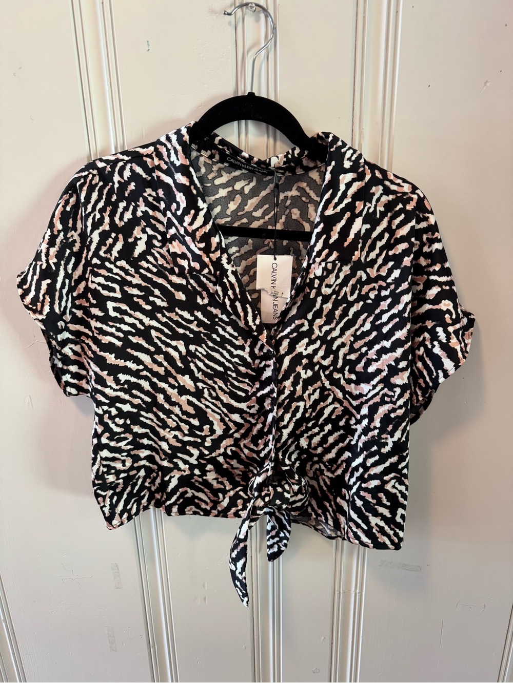 Calvin Klein Jeans Black & Light Pink Tie-Front Zebra Crop Top